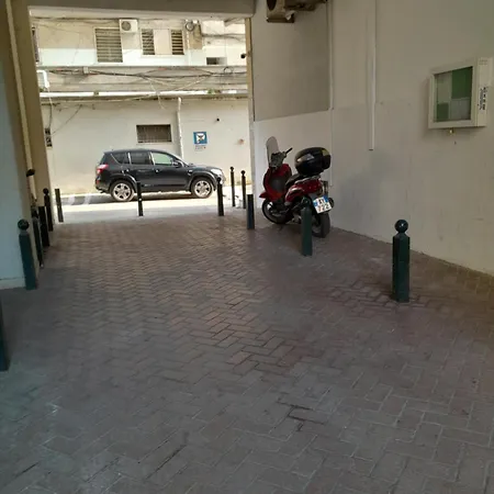 Kristi 01 アパート