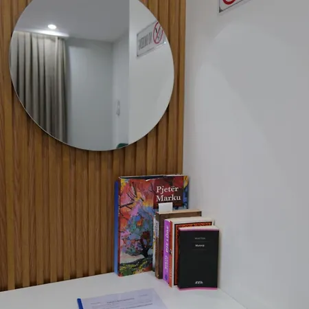 Kristi 01 アパート ティラナ