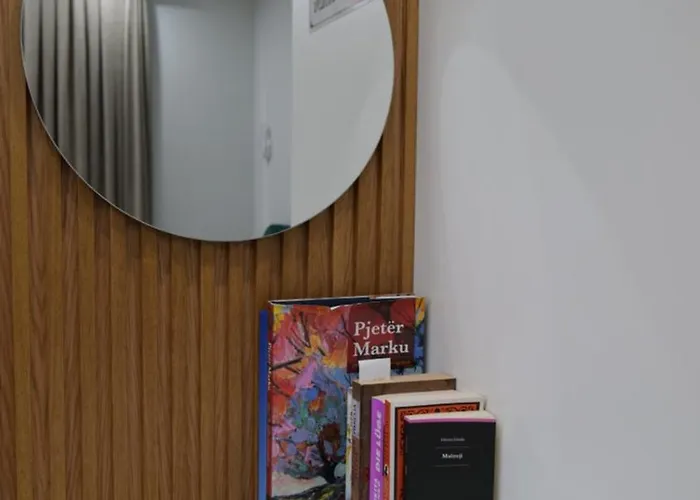 Kristi 01 アパート ティラナ